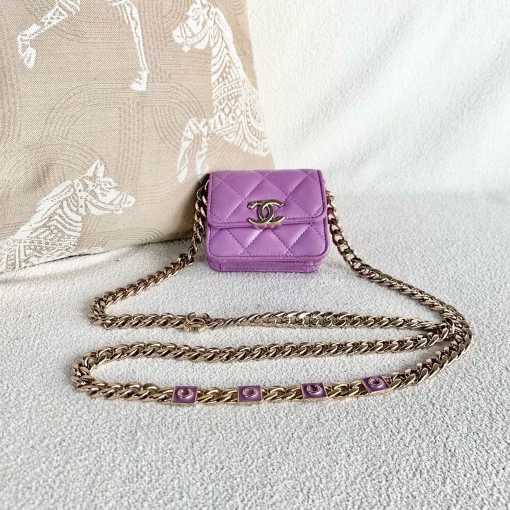 Chanel Women Pre-Loved Bag Very Good Condition - Picture 2 of 9